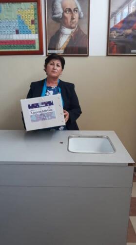 OŠ Bedri Elezaga-     Ulcinj        Priprema kristala za isporuku (5)